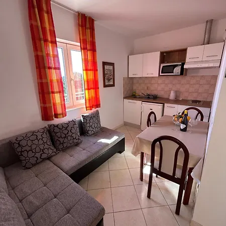 Mira Apartman *