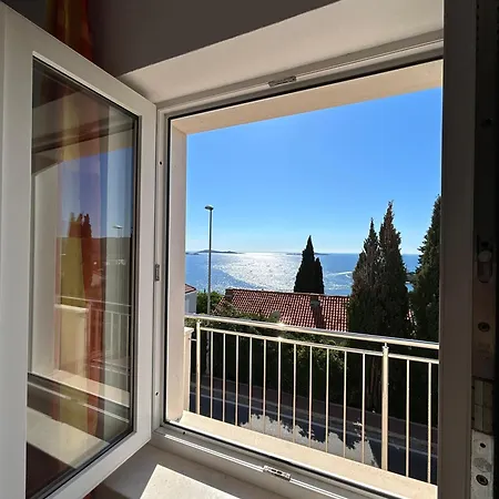 Mira Apartman