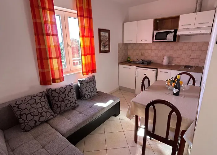 Mira Apartman *