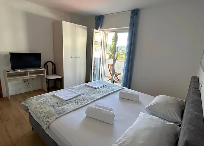 Mira Apartman